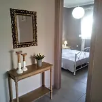 Elegant House Apartment *