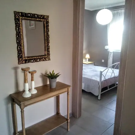 Elegant House 公寓 *
