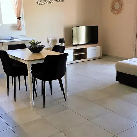 Elegant House 公寓 *