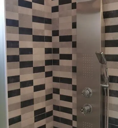 Elegant House * 奥马斯帕纳吉亚斯