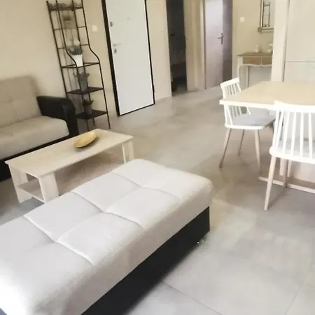 公寓 Elegant House 奥马斯帕纳吉亚斯