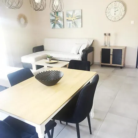 公寓 Elegant House 奥马斯帕纳吉亚斯